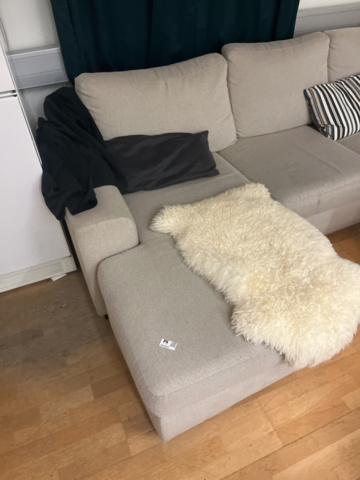 1251512-7 Corner sofa approximately 3x3 meters