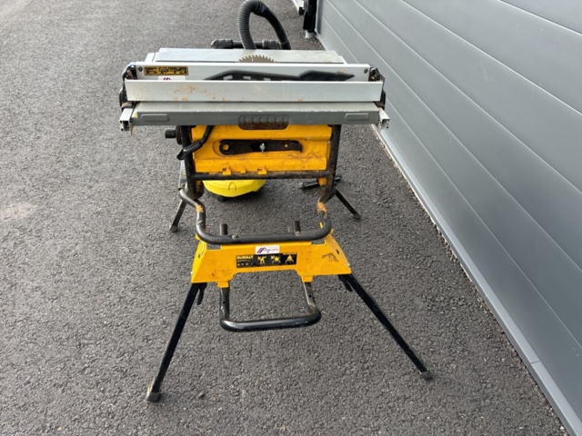 1135558-5 Table saw DeWalt DW745 and Kärcher vacuum cleaner