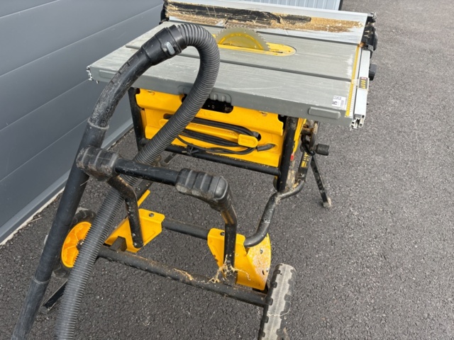 1135558-7 Table saw DeWalt DW745 and Kärcher vacuum cleaner
