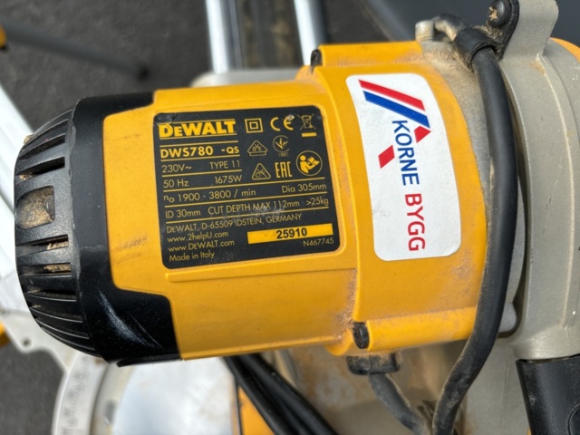 1135559-4 DeWalt DWS780 miter saw