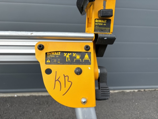 1135559-5 DeWalt DWS780 miter saw