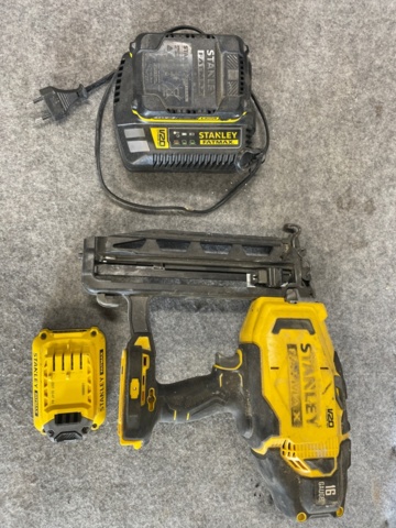 1224639-1 Nail gun Stanley Fatmax 16 Gauge, 2 batteries and charger