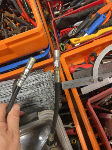 1069805-4 Fettsprutor 2st