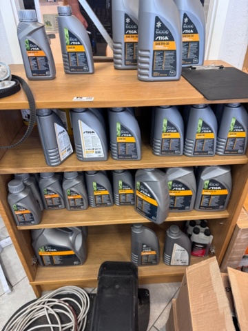Lot of oils for lawn machines - Stiga, Stihl, Briggs & Stratton - PS ...