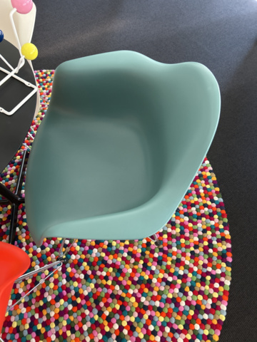 1250509-2 Table and 4 chairs Eames/Vitra - "DAR", carpet HAY