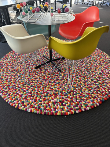 1250509-7 Table and 4 chairs Eames/Vitra - "DAR", carpet HAY