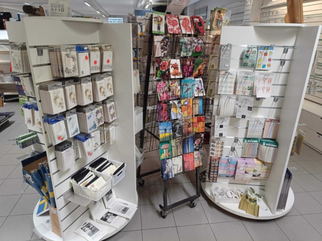 1130431-18 Large lot with courtship cards, labels and more including shop racks