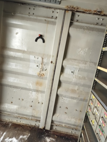 1135243-21 Container 20 fot med el och belysning