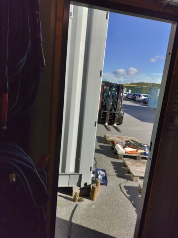 1135243-22 Container 20 fot med el och belysning