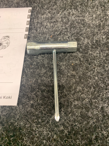 1262087-7 Leaf blower Hitachi RB24E