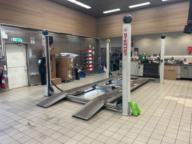 1235397-2 4-pelarlyft 4000 kg med frihjulslyft - Stenhöj 005300 430A -2006