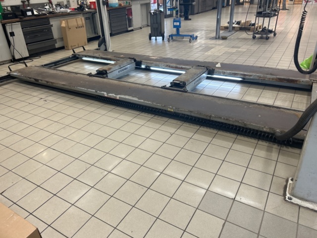 1235397-4 4-pelarlyft 4000 kg med frihjulslyft - Stenhöj 005300 430A -2006