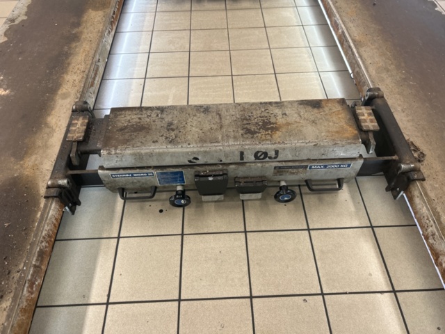 1235397-7 4-pelarlyft 4000 kg med frihjulslyft - Stenhöj 005300 430A -2006