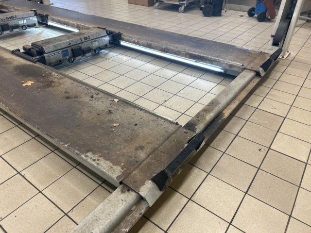 1235397-15 4-pelarlyft 4000 kg med frihjulslyft - Stenhöj 005300 430A -2006