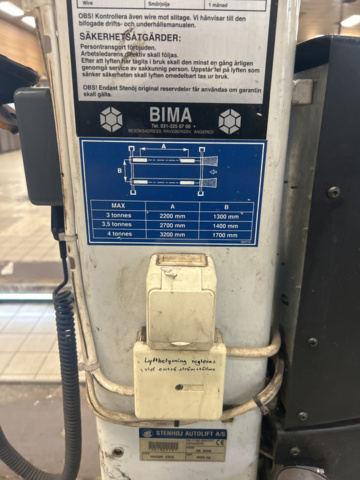 1235397-22 4-pelarlyft 4000 kg med frihjulslyft - Stenhöj 005300 430A -2006