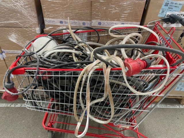 1224656-1 Various cable, construction light and lead loop