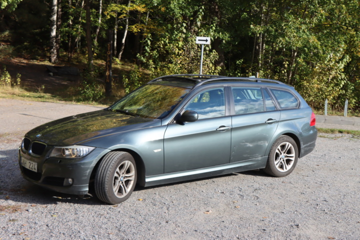 1262736-49 BMW 320d Touring 2009