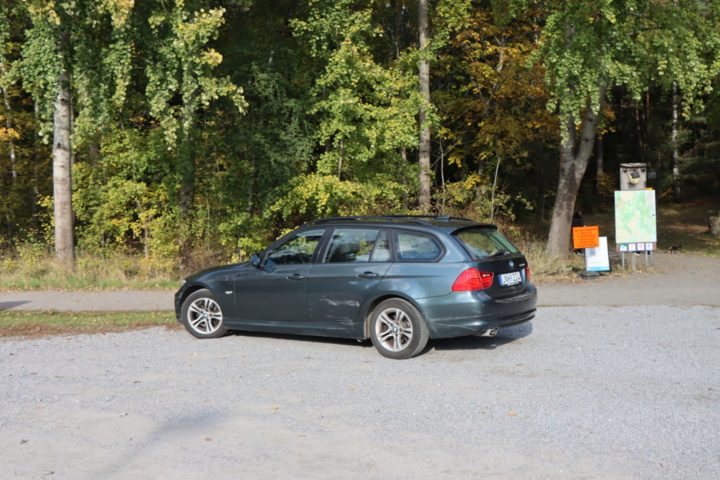 1262736-3 BMW 320d Touring 2009
