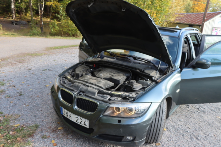 1262736-18 BMW 320d Touring 2009