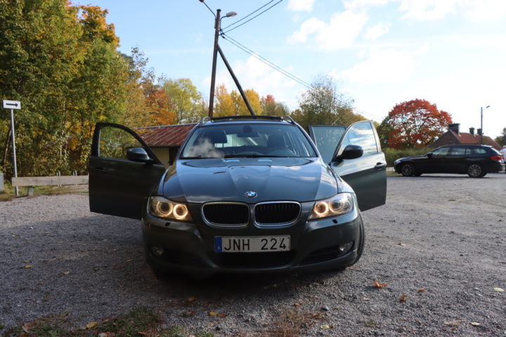 1262736-19 BMW 320d Touring 2009