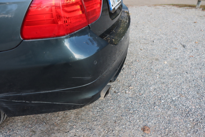 1262736-25 BMW 320d Touring 2009