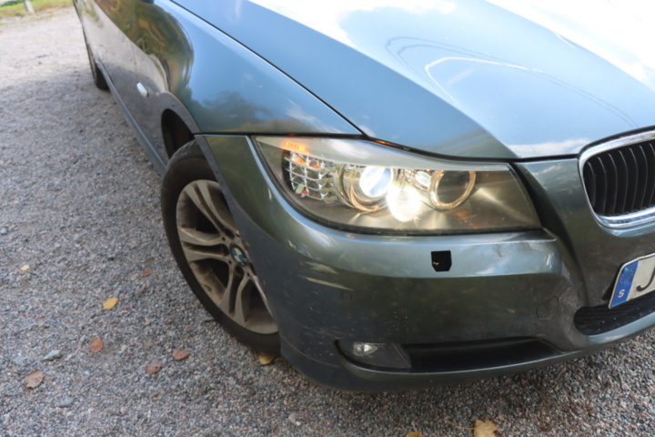 1262736-29 BMW 320d Touring 2009
