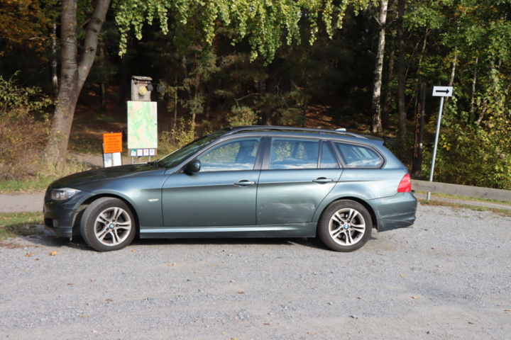 1262736-2 BMW 320d Touring 2009