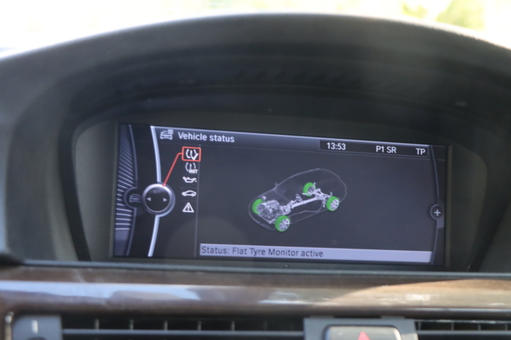 1262736-47 BMW 320d Touring 2009