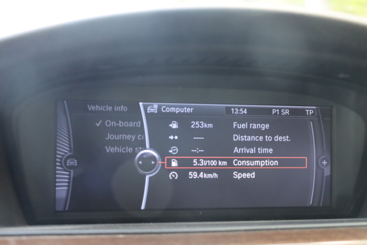 1262736-48 BMW 320d Touring 2009