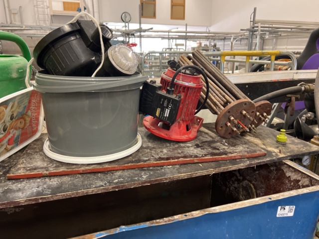 1243275-7 Laundry equipment dry cleaning