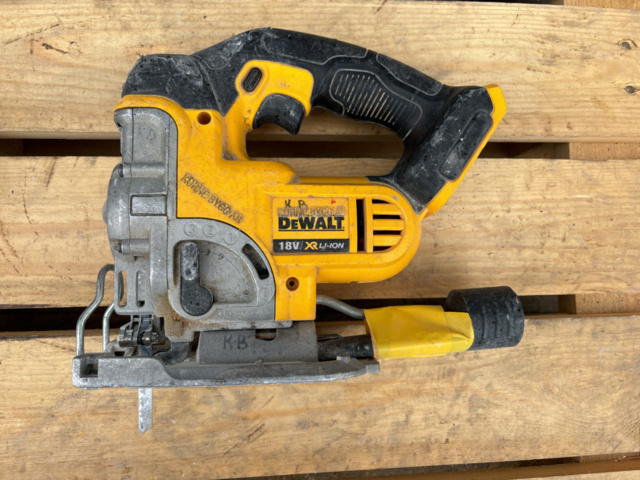 1135598-2 DeWalt tool kit 18V