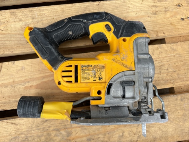 1135598-3 DeWalt tool kit 18V