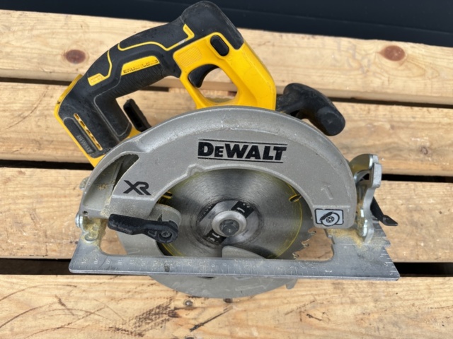 1135598-4 DeWalt tool kit 18V