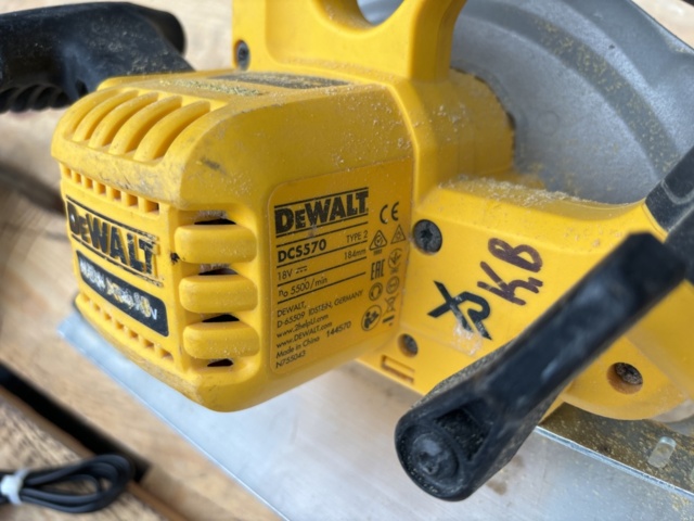 1135598-6 DeWalt tool kit 18V