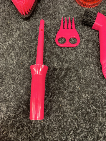 1263384-7 Rumor box with brushes