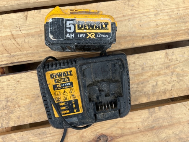 1135601-10 DeWalt tool kit 18V