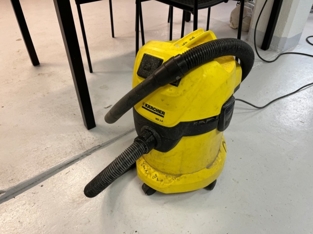 Vacuum cleaner, Kärcher WD 3P - PS Auction - We value the future ...