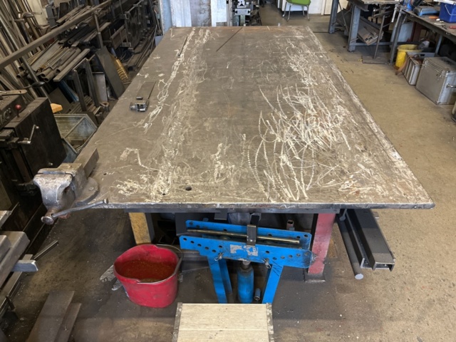 1240330-2 Welding table with vise &amp; storage underneath