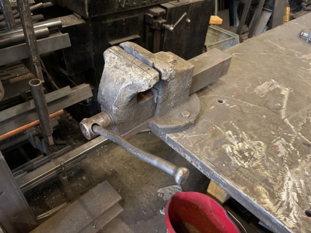 1240330-3 Welding table with vise &amp; storage underneath