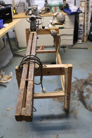 1257516-2 Older wood lathe