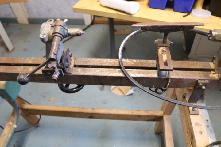 1257516-6 Older wood lathe