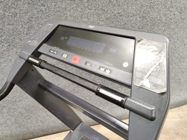 1264901-7 Treadmill Cybex 710T