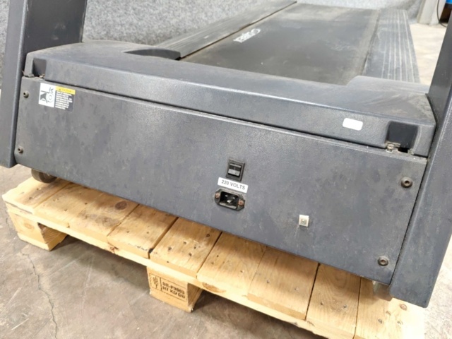 1264901-16 Treadmill Cybex 710T