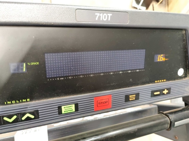 1264901-33 Treadmill Cybex 710T