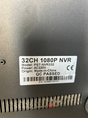 1225115-4 Surveillance system with 10 cameras and recording box - Gigamedia