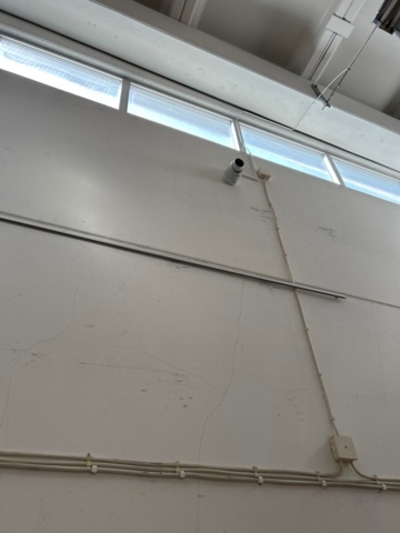 1225115-9 Surveillance system with 10 cameras and recording box - Gigamedia