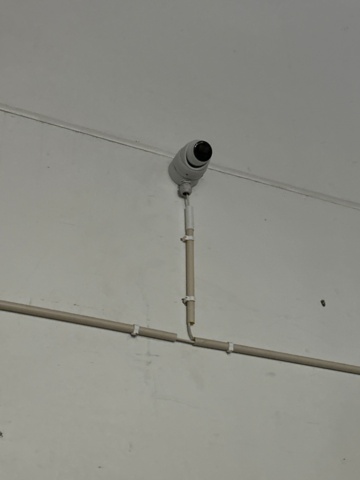 1225115-12 Surveillance system with 10 cameras and recording box - Gigamedia