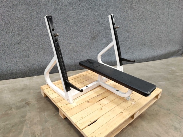 1264918-2 Bench press position