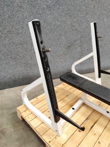 1264918-3 Bench press position