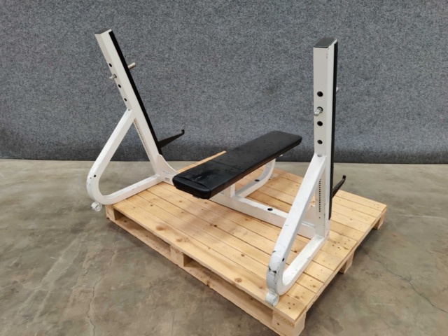 1264918-8 Bench press position